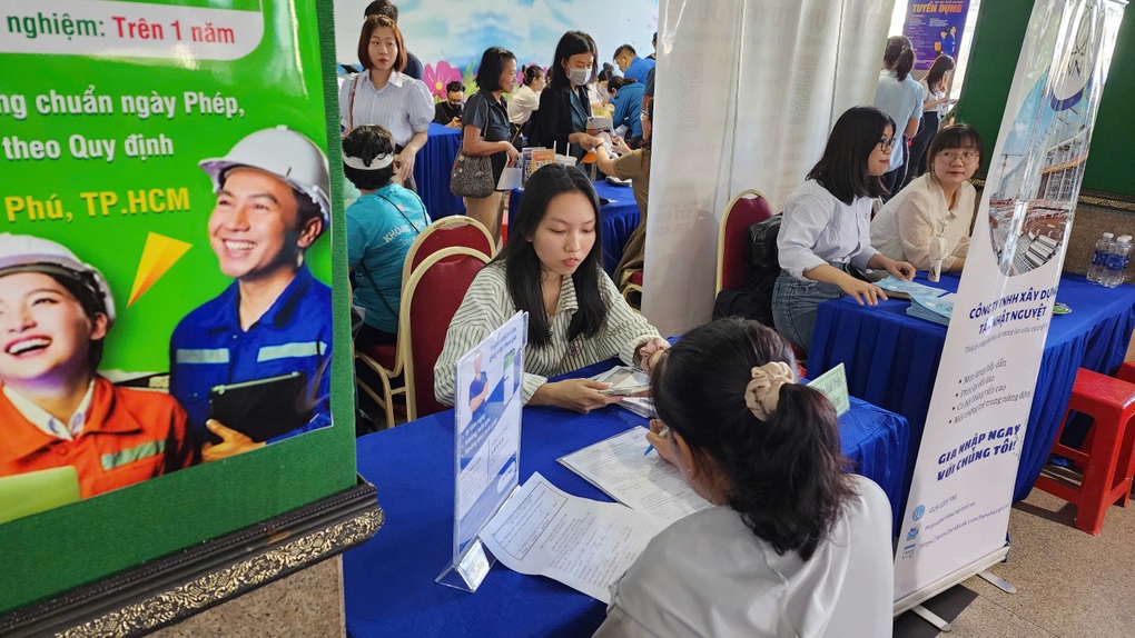 Quảng Trị tăng cường hiệu quả thực hiện chính sách bảo hiểm thất nghiệp - 1 Quảng Trị tăng cường hiệu quả thực hiện chính sách bảo hiểm thất nghiệp - 1