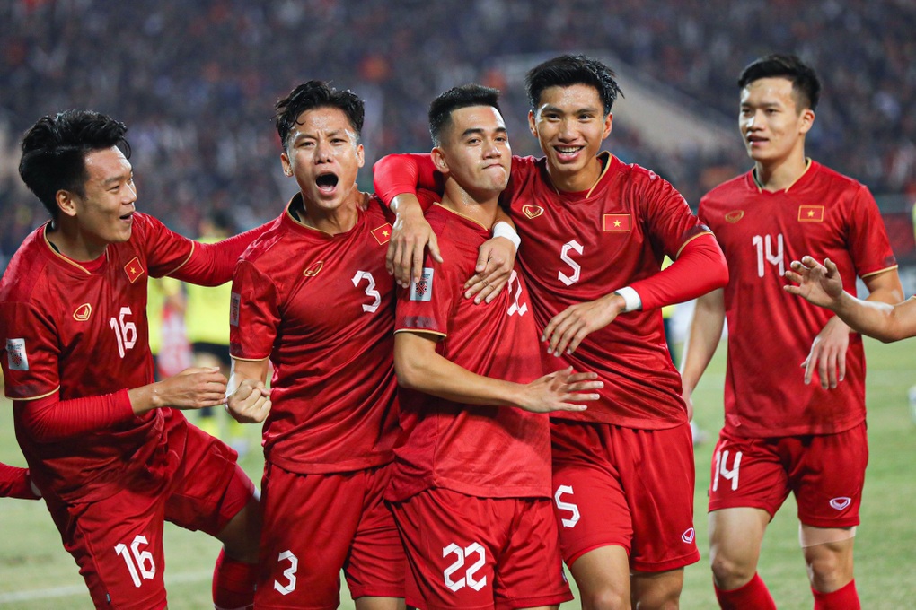 Việt Nam thắng đậm Malaysia trong trận cầu có hai thẻ đỏ - 1 Việt Nam thắng đậm Malaysia trong trận cầu có hai thẻ đỏ - 1