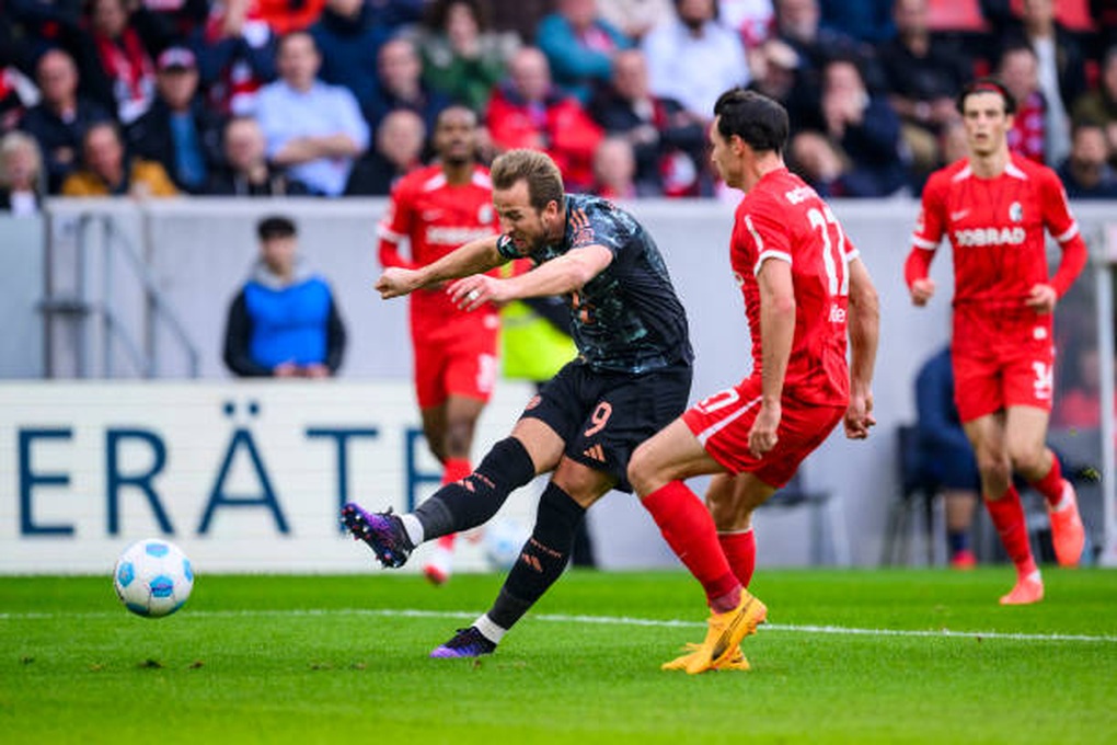 Harry Kane ghi siêu phẩm giúp Bayern Munich xây chắc ngôi đầu bảng - 1