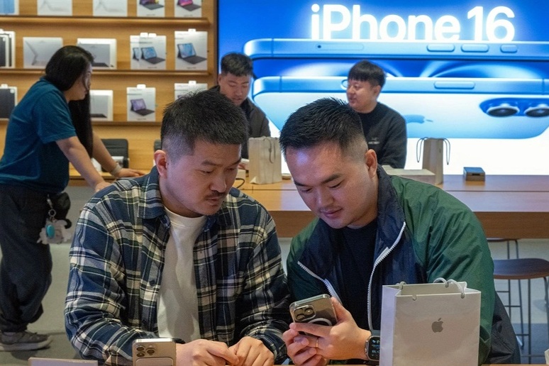 Chiều lòng người dùng Trung Quốc, Apple tích hợp AI của Alibaba vào iPhone