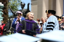 Bà Hillary Clinton trở thành giáo sư đại học ở Mỹ