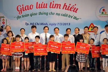 “An toàn giao thông cho nụ cười trẻ thơ”