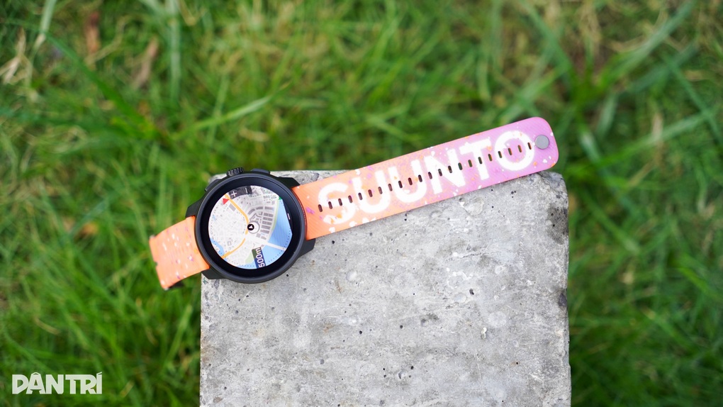 Cận cảnh Suunto Race S: Thiết kế nhỏ gọn, tích hợp bản đồ ngoại tuyến - 10 Cận cảnh Suunto Race S: Thiết kế nhỏ gọn, tích hợp bản đồ ngoại tuyến - 10
