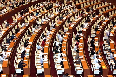 Tính tiền nhà ở vào lương để chống chiếm dụng nhà công vụ (!?)