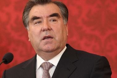 Lộ clip Tổng thống Tajikistan hát múa tưng bừng