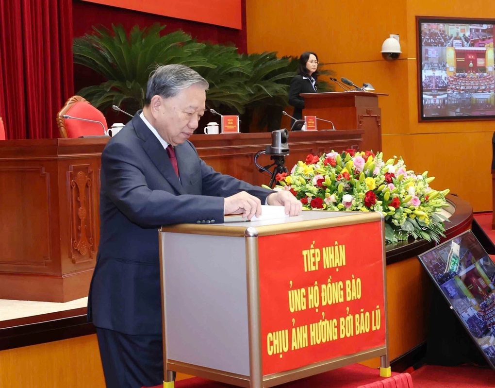 Tổng Bí thư Tô Lâm và các lãnh đạo ủng hộ đồng bào vùng bão lũ - 2