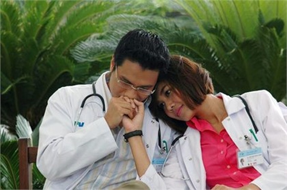 Ngắm Việt Anh, Nhã Phương, Việt Hương và loạt sao hoá thân thành bác sĩ - 4 Ngắm Việt Anh, Nhã Phương, Việt Hương và loạt sao hoá thân thành bác sĩ - 4