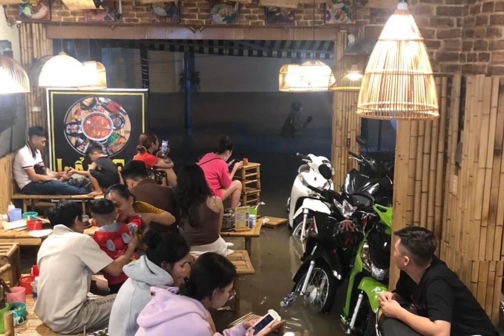 Mưa lớn kéo dài ở Bình Dương, nhiều nơi ngập đến yên xe - 6 Mưa lớn kéo dài ở Bình Dương, nhiều nơi ngập đến yên xe - 6