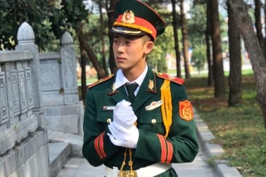 Chàng quân nhân 2K nổi tiếng cộng đồng mạng nhờ đẹp trai