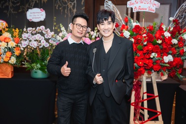 Bằng Kiều hát mừng sinh nhật Quang Hà