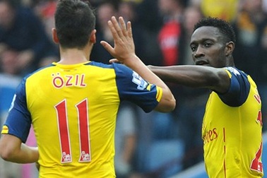 Welbeck “nổ súng” lần đầu trong màu áo Arsenal