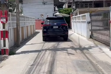 Biệt thự của cựu Thủ tướng Thaksin bị giám sát chặt sau khi ông bị truy tố