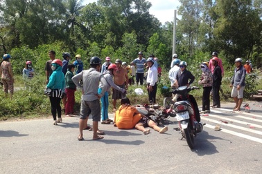 Chạy vào đường một chiều, 2 người bị tông chết, 3 người bị thương