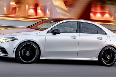 Mercedes-Benz A-Class chính thức có thêm phiên bản sedan