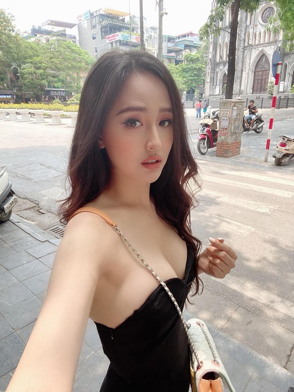 Hoa hậu Mai Phương Thuý, Ngọc Hân táo bạo bất ngờ với ảnh áo tắm, bán nude - 12 Hoa hậu Mai Phương Thuý, Ngọc Hân táo bạo bất ngờ với ảnh áo tắm, bán nude - 12