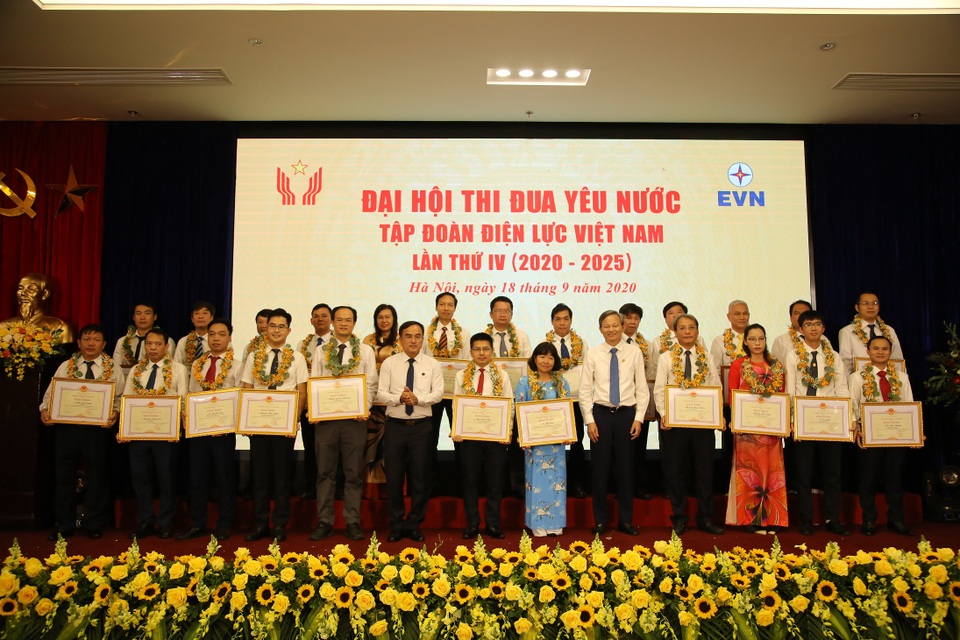 EVN tổ chức thành công Đại hội thi đua yêu nước lần IV - 2 EVN tổ chức thành công Đại hội thi đua yêu nước lần IV - 2