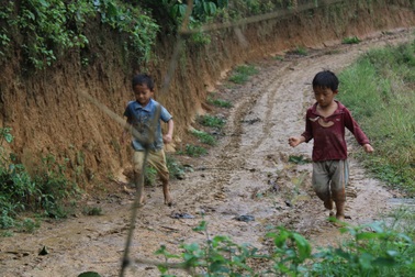 Cuộc sống ở nơi "8 không": Những đứa trẻ không thấy tương lai