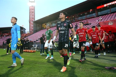 Thủ thành thay Văn Lâm xuất hiện trong đội hình tiêu biểu Thai-League