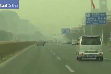 Bắc Kinh báo động đỏ về ô nhiễm không khí