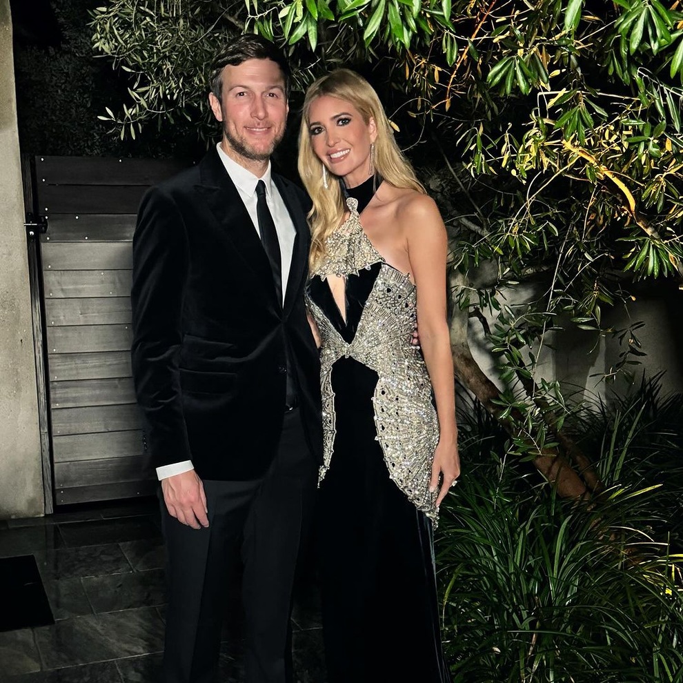 Khám phá gu thời trang thanh lịch, gợi cảm của Ivanka Trump - 7 Khám phá gu thời trang thanh lịch, gợi cảm của Ivanka Trump - 7
