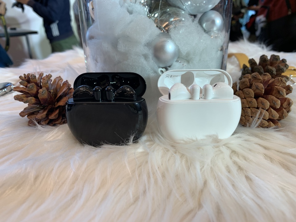 Huawei giới thiệu tai nghe FreeBuds 3 chống ồn tự động, giá 4,3 triệu đồng - 5 Huawei giới thiệu tai nghe FreeBuds 3 chống ồn tự động, giá 4,3 triệu đồng - 5