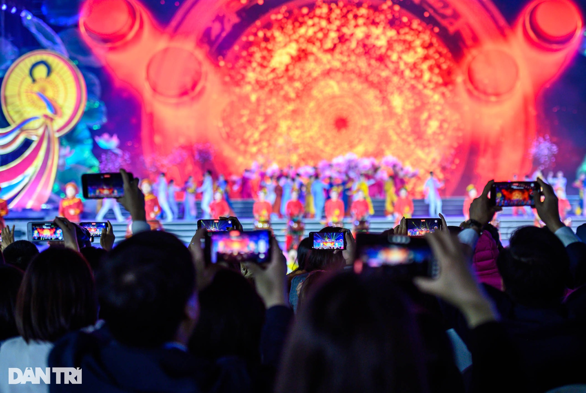 Gần 1.000 nghệ sĩ biểu diễn tại lễ khai mạc Festival Về miền Quan họ 2023 - 11 Gần 1.000 nghệ sĩ biểu diễn tại lễ khai mạc Festival Về miền Quan họ 2023 - 11