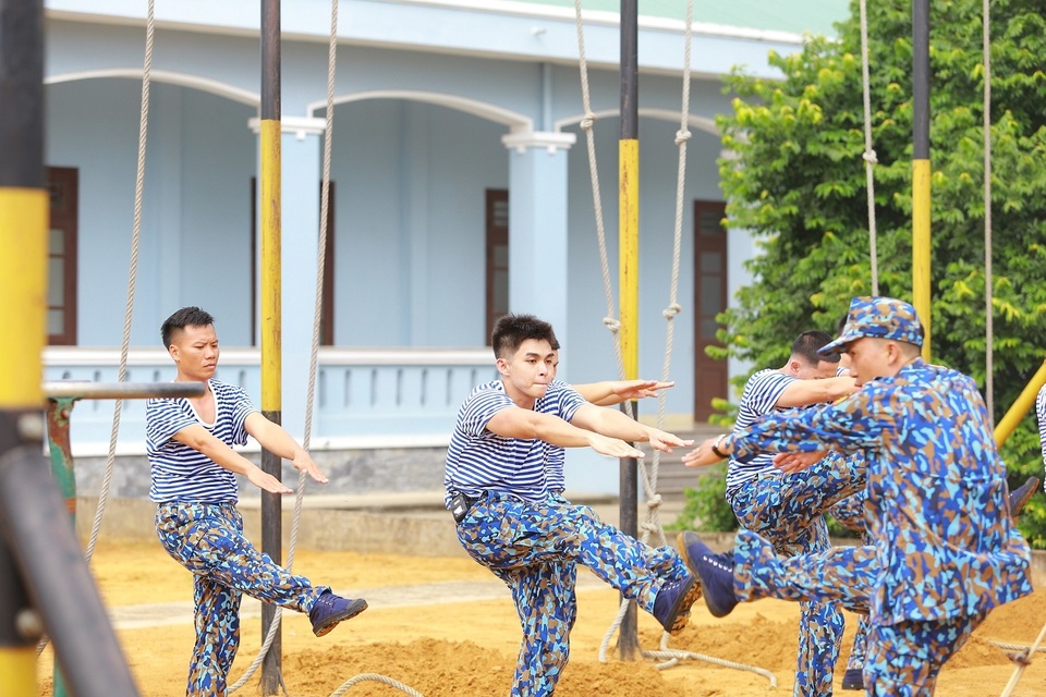 Jun Phạm bị sốt cao, suýt chết đuối khi tham gia truyền hình thực tế - 5 Jun Phạm bị sốt cao, suýt chết đuối khi tham gia truyền hình thực tế - 5