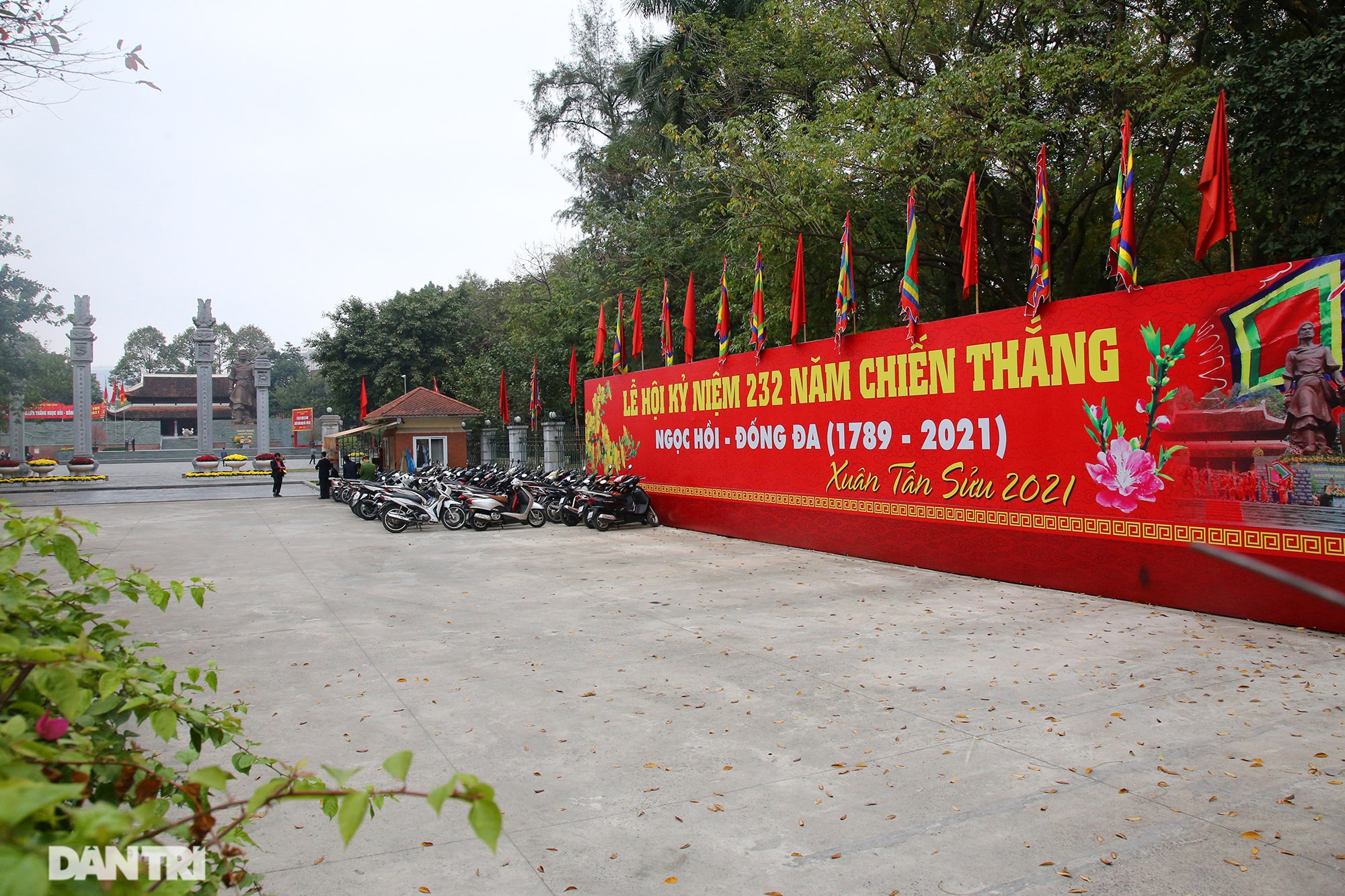 Vắng lặng ngày diễn ra lễ hội Gò Đống Đa - 2 Vắng lặng ngày diễn ra lễ hội Gò Đống Đa - 2