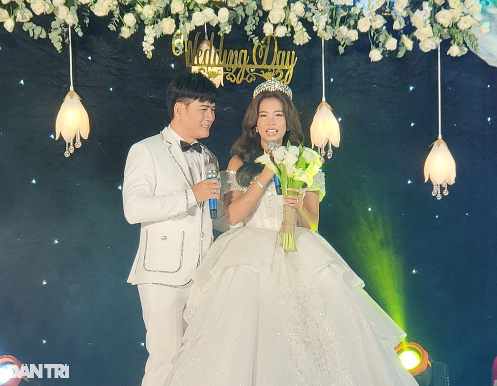 Lễ cưới của Quách Thành Danh ở biệt thự xa hoa: 5 người con cùng xuất hiện - 2 Lễ cưới của Quách Thành Danh ở biệt thự xa hoa: 5 người con cùng xuất hiện - 2