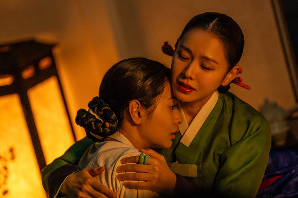 Khoảnh khắc ăn uống khiến “chị đẹp” Son Ye Jin hứng chỉ trích dữ dội - 2