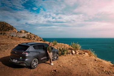 Xăng dầu tăng giá kỷ lục, thời của xe điện đã đến?