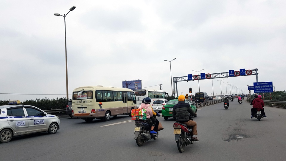 Giao thông Hà Nội “hạ nhiệt” ngày đầu kỳ nghỉ Tết - 10 Giao thông Hà Nội “hạ nhiệt” ngày đầu kỳ nghỉ Tết - 10