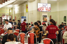 Truy tìm vị khách chuyển nhầm 270 triệu đồng cho một bữa trưa