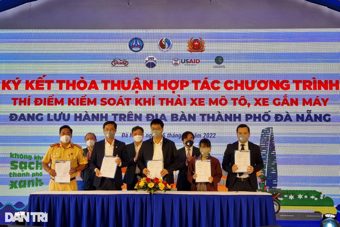 Đà Nẵng thí điểm kiểm soát khí thải mô tô, xe gắn máy - 1 Đà Nẵng thí điểm kiểm soát khí thải mô tô, xe gắn máy - 1