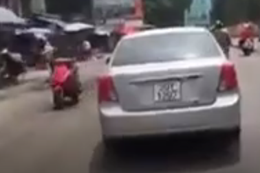 Hà Nội: Nghẹt thở cảnh truy đuổi xe "điên" như phim hành động