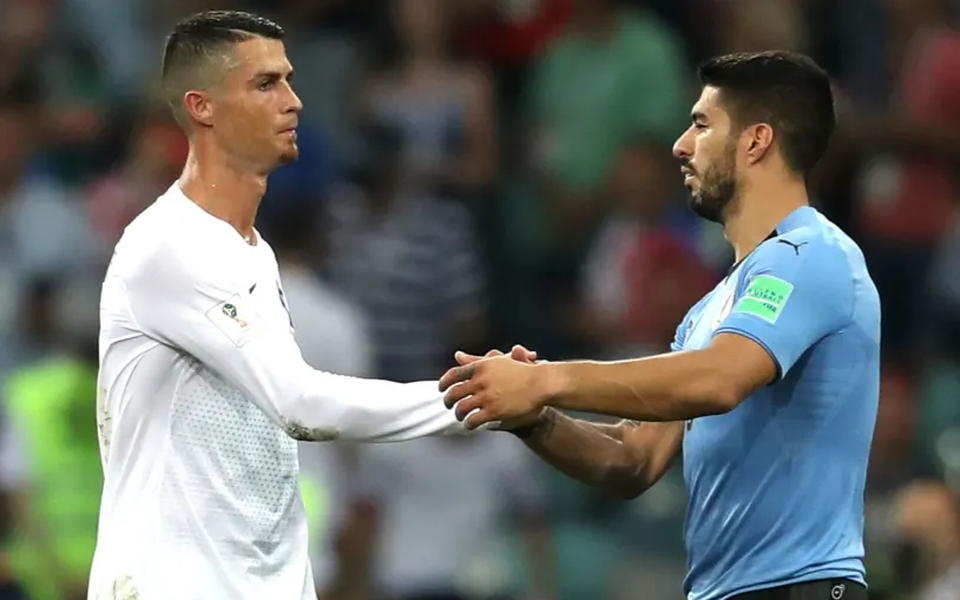Bị Barcelona hắt hủi, Luis Suarez muốn sát cánh cùng C.Ronaldo - 2 Bị Barcelona hắt hủi, Luis Suarez muốn sát cánh cùng C.Ronaldo - 2