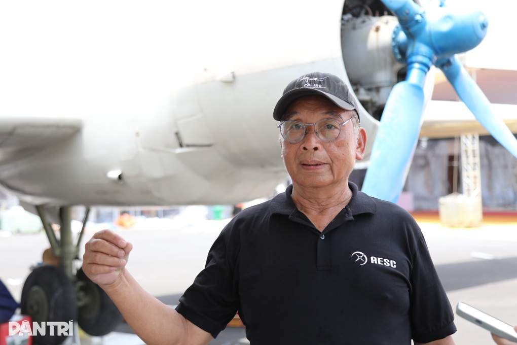 Chuyện chưa biết về máy bay từng chở Bác Hồ tại triển lãm thành tựu 80 năm - 4 Chuyện chưa biết về máy bay từng chở Bác Hồ tại triển lãm thành tựu 80 năm - 4