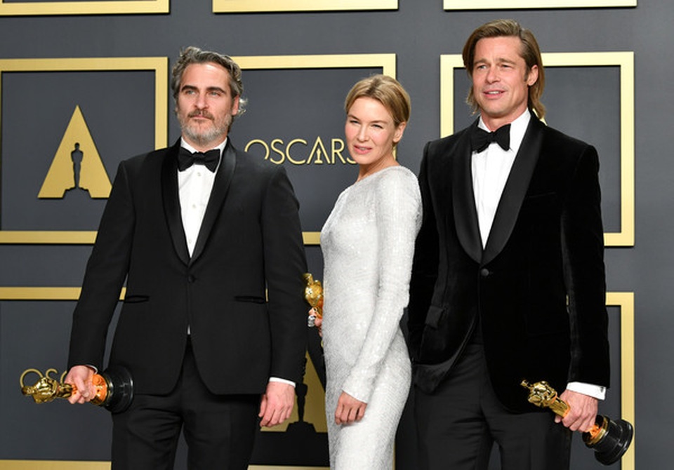 Brad Pitt rạng rỡ bên tượng vàng Oscar - 9 Brad Pitt rạng rỡ bên tượng vàng Oscar - 9