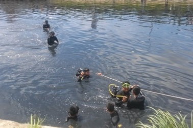 Bị công an truy đuổi, người đàn ông nhảy xuống kênh chết đuối