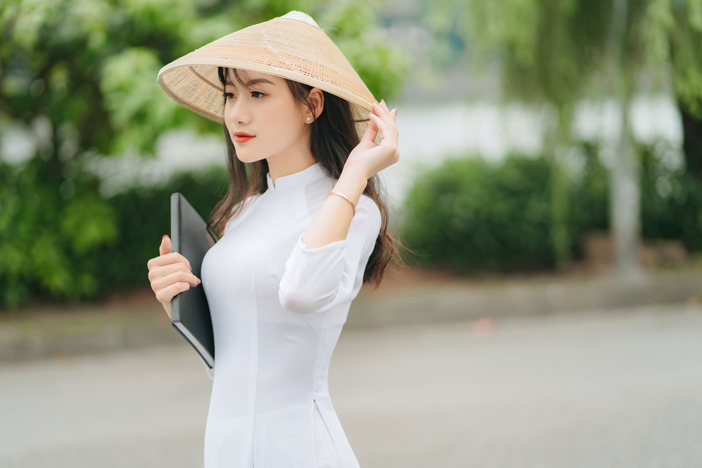 Vẻ đẹp trong veo của nữ sinh Hà Nội khiến bao chàng ngẩn ngơ - 8 Vẻ đẹp trong veo của nữ sinh Hà Nội khiến bao chàng ngẩn ngơ - 8