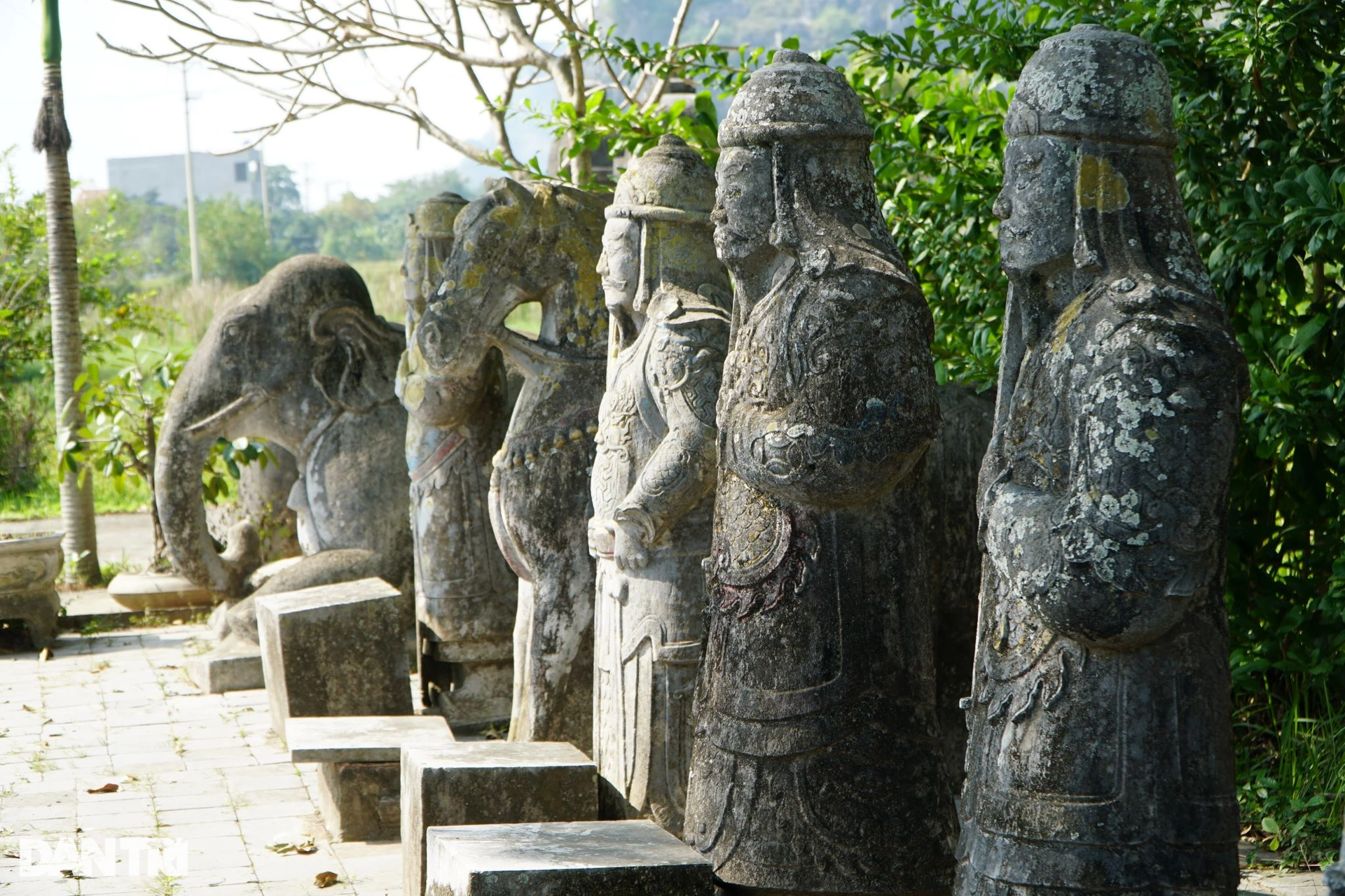 Khu lăng mộ đá cổ vị hoạn quan từng được người dân thờ sống - 8 Khu lăng mộ đá cổ vị hoạn quan từng được người dân thờ sống - 8