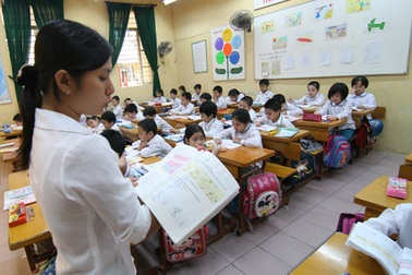 Giáo viên và nỗi niềm "cơm áo” 