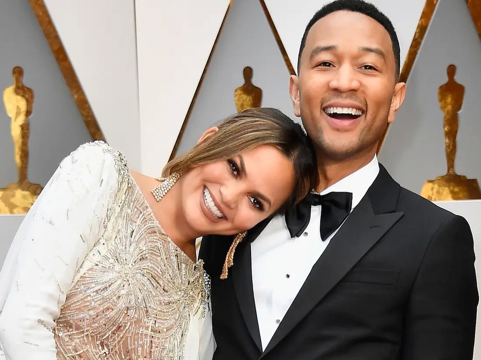 Siêu mẫu Chrissy Teigen mang thai lần 3 - 6 Siêu mẫu Chrissy Teigen mang thai lần 3 - 6
