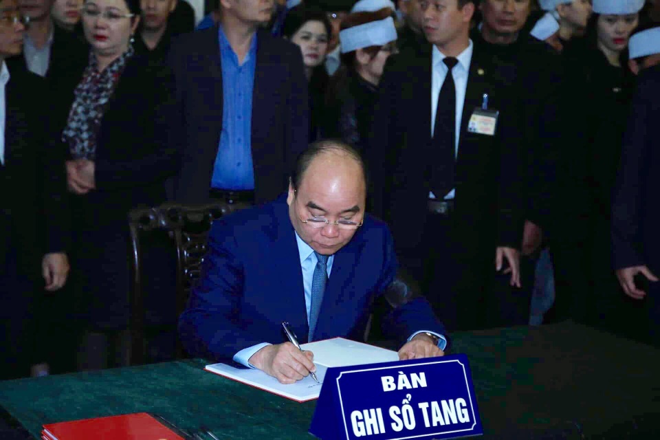 Thủ tướng viếng 3 liệt sĩ hy sinh ở Đồng Tâm - 21 Thủ tướng viếng 3 liệt sĩ hy sinh ở Đồng Tâm - 21