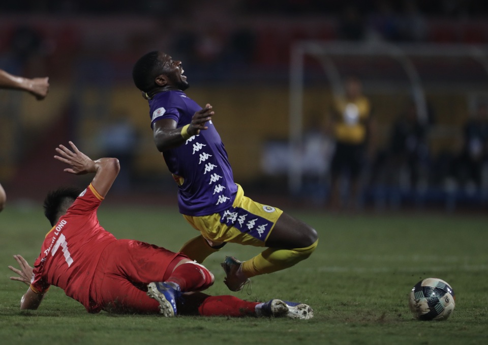 Quang Hải toả sáng, CLB Hà Nội soán ngôi đầu V-League của CLB Viettel - 6 Quang Hải toả sáng, CLB Hà Nội soán ngôi đầu V-League của CLB Viettel - 6