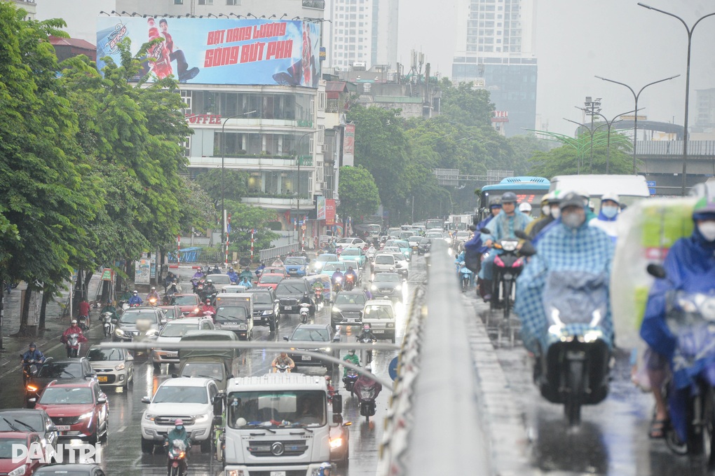 Hà Nội sáng nay đường phố tắc không lối thoát - 4 Hà Nội sáng nay đường phố tắc không lối thoát - 4