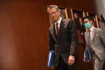 Hong Kong tung gói hỗ trợ khẩn cấp trị giá 15 tỷ USD cứu vãn nền kinh tế