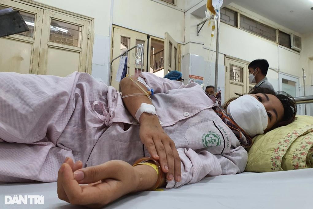 Bác sĩ Bạch Mai kêu gọi giúp đỡ ghép tế bào gốc cứu người mẹ trẻ - 2 Bác sĩ Bạch Mai kêu gọi giúp đỡ ghép tế bào gốc cứu người mẹ trẻ - 2