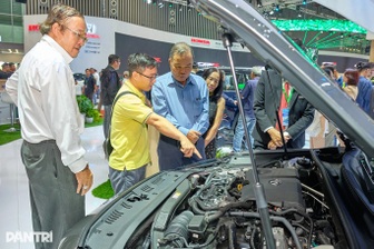 Khách Việt “ồ ạt” mua ô tô trong tháng 10, thiết lập nhiều kỷ lục doanh số