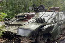 Xe bọc thép phun lửa của Nga bị thu giữ tại Ukraine